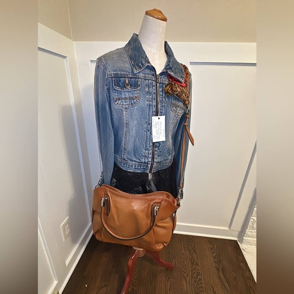 Beautiful XL Heshe leather purse